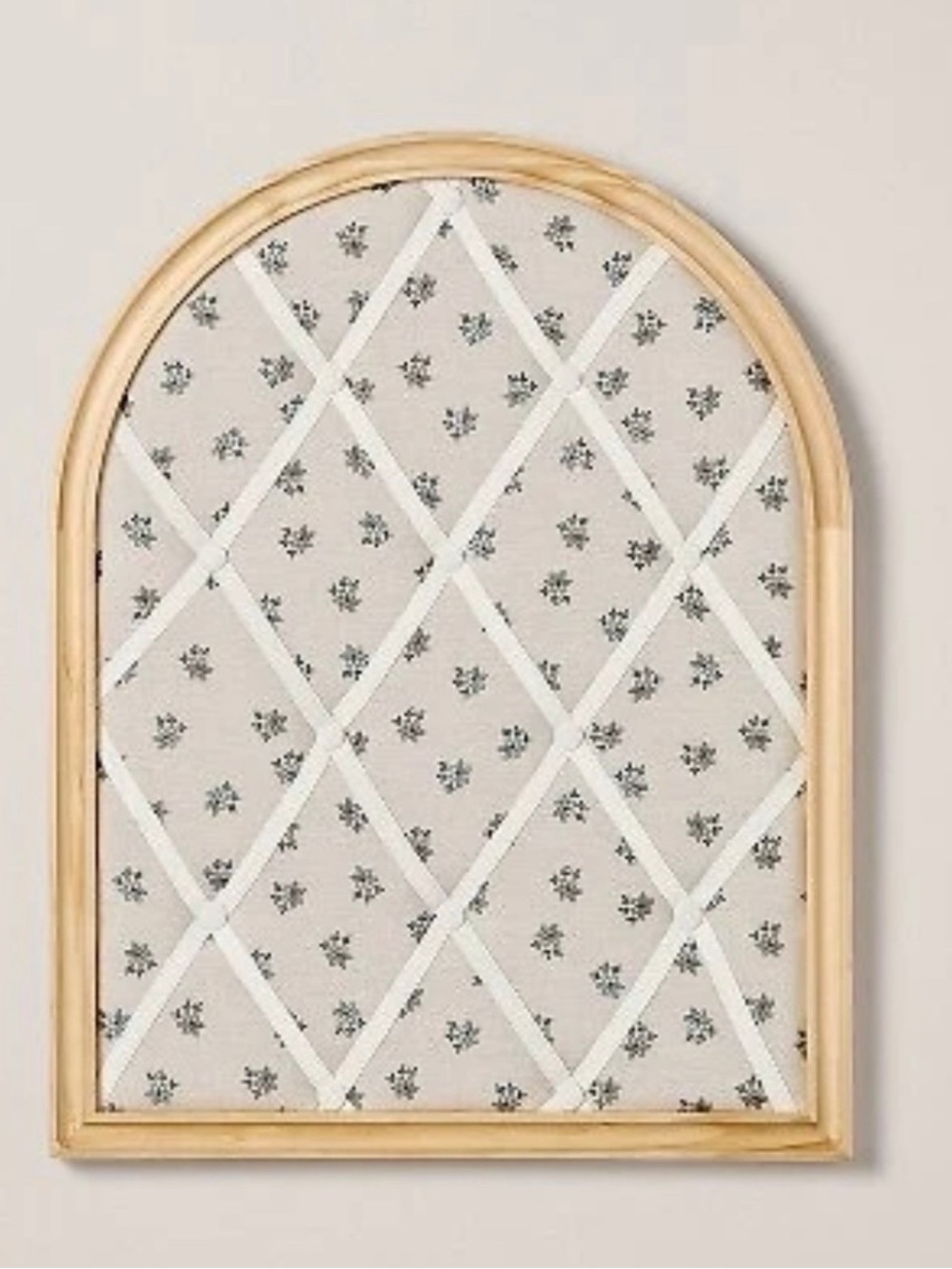 Hearth & Hand Arched 14"x18" Photo Memory Collage Bulletin Fabric Board Pattern